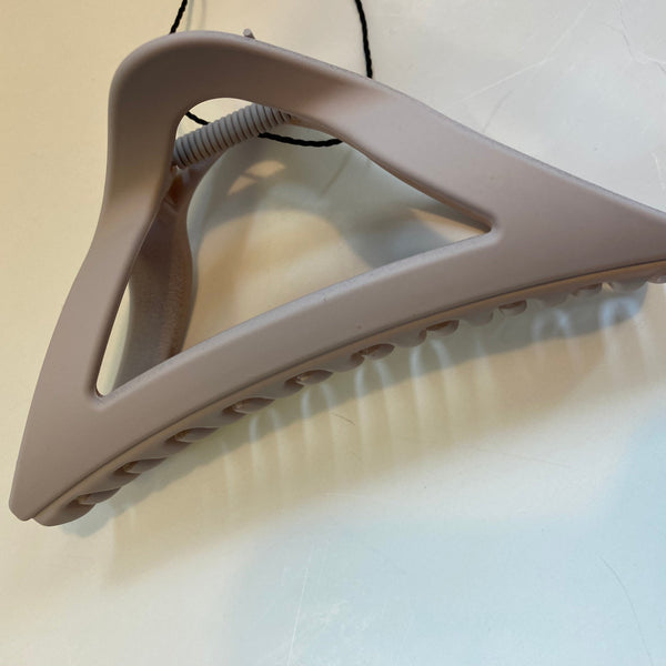 Triangle Hair Claws